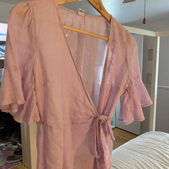 Super cute blouse! Never been worn! - Picture 1 of 1